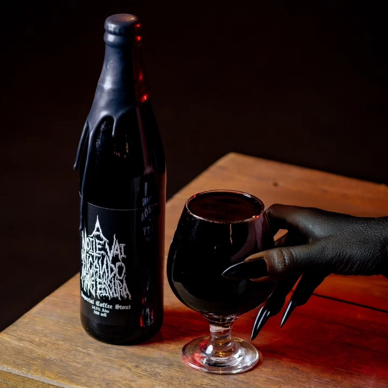 A Noite Vai Ficando Mais Escura - Captain Brew Stout - Imperial / Double Coffee 500ml