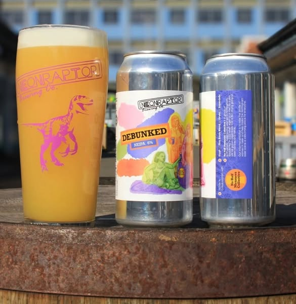 Debunked - Neon Raptor Brewing Co. IPA - New England / Hazy 440ml